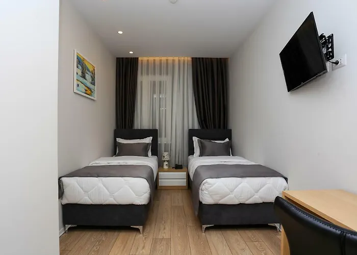 Emerald Boutique 4* Tirana