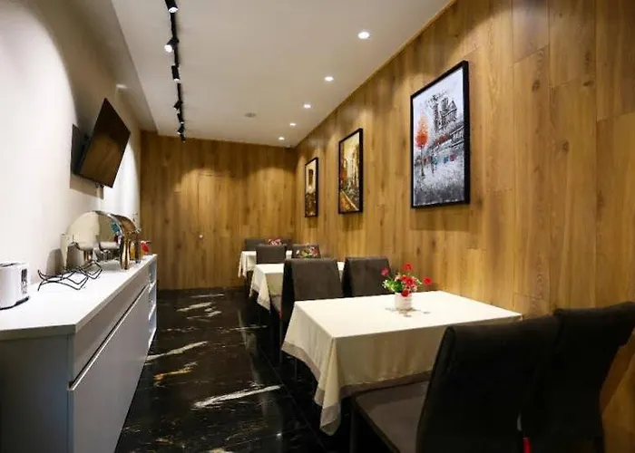 Emerald Boutique 4* Tirana